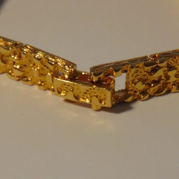 LADIES GRUEN GOLD TONE NUGGET WATCH - Picture 7 of 9